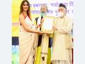 Dr. Shagun Gupta receives "Change Maker" Award from the Governor of Maharashtra Bhagat Singh Koshyari - Hindi News | Dr. Shagun Gupta receives "Change Maker" Award from the Governor of Maharashtra Bhagat Singh Koshyari | Latest business News at Lokmattimes.com