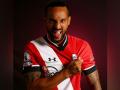 Southampton turn Theo Walcott's loan into permanent contract - Hindi News | Southampton turn Theo Walcott's loan into permanent contract | Latest football News at Lokmattimes.com