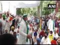 Flouting Covid-19 lockdown, BKU chief Tikait, huge farmers' group protest in Hisar - Hindi News | Flouting Covid-19 lockdown, BKU chief Tikait, huge farmers' group protest in Hisar | Latest national News at Lokmattimes.com