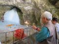 LG Manoj Sinha offers prayers at Amarnath cave shrine - Hindi News | LG Manoj Sinha offers prayers at Amarnath cave shrine | Latest national News at Lokmattimes.com