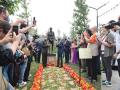 EAM Jaishankar, Georgian counterpart unveil Mahatma Gandhi's statue in Tbilisi Park - Hindi News | EAM Jaishankar, Georgian counterpart unveil Mahatma Gandhi's statue in Tbilisi Park | Latest international News at Lokmattimes.com