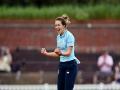 Kate Cross's fifer helps England bundle out India for 221 in 2nd ODI - Hindi News | Kate Cross's fifer helps England bundle out India for 221 in 2nd ODI | Latest cricket News at Lokmattimes.com