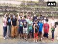 Children create vertical garden in Ludhiana to reduce pollution - Hindi News | Children create vertical garden in Ludhiana to reduce pollution | Latest national News at Lokmattimes.com