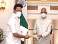 Tamil Nadu Chief Minister calls on President Kovind - Hindi News | Tamil Nadu Chief Minister calls on President Kovind | Latest national News at Lokmattimes.com