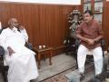 Gadkari meets former PM Devegowda, discusses projects in K'taka - Hindi News | Gadkari meets former PM Devegowda, discusses projects in K'taka | Latest national News at Lokmattimes.com