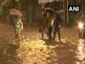 Heavy rains lash Mumbai, waterlogging causes traffic snarls - Hindi News | Heavy rains lash Mumbai, waterlogging causes traffic snarls | Latest national News at Lokmattimes.com
