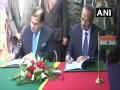 India-Pakistan sign agreement on Kartarpur corridor - Hindi News | India-Pakistan sign agreement on Kartarpur corridor | Latest international News at Lokmattimes.com