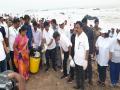 Union minister Mansukh Mandaviya participates in Swachh Bharat programme in Visakhapatnam - Hindi News | Union minister Mansukh Mandaviya participates in Swachh Bharat programme in Visakhapatnam | Latest international News at Lokmattimes.com