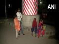 'Night shelters are full' says migrant worker in Delhi - Hindi News | 'Night shelters are full' says migrant worker in Delhi | Latest national News at Lokmattimes.com