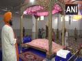 Devotees offer prayers at gurdwara in J-K on Baisakhi, flout lockdown rules - Hindi News | Devotees offer prayers at gurdwara in J-K on Baisakhi, flout lockdown rules | Latest national News at Lokmattimes.com