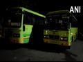 Around 1400 migrants sent from Hubli via buses to neighbouring districts - Hindi News | Around 1400 migrants sent from Hubli via buses to neighbouring districts | Latest national News at Lokmattimes.com
