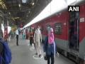 Coronavirus lockdown: Trains carrying passengers from West Bengal, Gujarat and Maharashtra reach New Delhi - Hindi News | Coronavirus lockdown: Trains carrying passengers from West Bengal, Gujarat and Maharashtra reach New Delhi | Latest national News at Lokmattimes.com