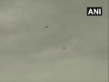 J-K: IAF salutes COVID-19 warriors, starts flypast from Srinagar's Dal Lake - Hindi News | J-K: IAF salutes COVID-19 warriors, starts flypast from Srinagar's Dal Lake | Latest national News at Lokmattimes.com