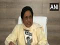 Mayawati slams Congress, says displaying plight of migrants is "drama" - Hindi News | Mayawati slams Congress, says displaying plight of migrants is "drama" | Latest national News at Lokmattimes.com