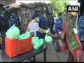 UP: Moradabad Police, RAF jawans help needy residents of city - Hindi News | UP: Moradabad Police, RAF jawans help needy residents of city | Latest national News at Lokmattimes.com