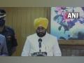 Charanjit Singh Channi takes oath as Punjab Chief Minister - Hindi News | Charanjit Singh Channi takes oath as Punjab Chief Minister | Latest politics News at Lokmattimes.com