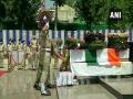 Tributes paid to CRPF jawan killed in Srinagar encounter - Hindi News | Tributes paid to CRPF jawan killed in Srinagar encounter | Latest national News at Lokmattimes.com