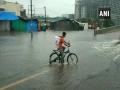 Waterlogging in parts of Surat post heavy rainfall - Hindi News | Waterlogging in parts of Surat post heavy rainfall | Latest national News at Lokmattimes.com