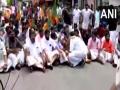 Bharatiya Janata Yuva Morcha holds protest in Kerala demanding KT Jaleel's resignation - Hindi News | Bharatiya Janata Yuva Morcha holds protest in Kerala demanding KT Jaleel's resignation | Latest national News at Lokmattimes.com