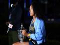 Naomi Osaka wears Kobe Bryant jersey at press conference after winning US Open title - Hindi News | Naomi Osaka wears Kobe Bryant jersey at press conference after winning US Open title | Latest tennis News at Lokmattimes.com