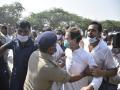Rahul Gandhi, Priyanka arrested while on way to Hathras to meet gangrape victim's family - Hindi News | Rahul Gandhi, Priyanka arrested while on way to Hathras to meet gangrape victim's family | Latest national News at Lokmattimes.com