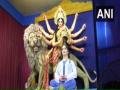 Durga crowns healthcare worker: Bengal pandal salutes COVID warriors - Hindi News | Durga crowns healthcare worker: Bengal pandal salutes COVID warriors | Latest national News at Lokmattimes.com