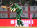 T20 WC: Farhan’s 63, late flourish from Shadab help Pakistan post 164/9 vs England - Hindi News | T20 WC: Farhan’s 63, late flourish from Shadab help Pakistan post 164/9 vs England | Latest other-sports News at Lokmattimes.com