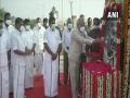 TN Governor, CM pay floral tributes to Mahatma Gandhi on his death anniversary - Hindi News | TN Governor, CM pay floral tributes to Mahatma Gandhi on his death anniversary | Latest national News at Lokmattimes.com