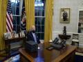 Trump's Diet Coke button seems to have left Oval Office when he did - Hindi News | Trump's Diet Coke button seems to have left Oval Office when he did | Latest international News at Lokmattimes.com