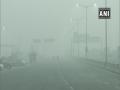 Thick blanket of fog envelops parts of Delhi - Hindi News | Thick blanket of fog envelops parts of Delhi | Latest national News at Lokmattimes.com