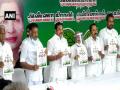 One govt job for each family, six LPG cylinders per year: AIADMK manifesto - Hindi News | One govt job for each family, six LPG cylinders per year: AIADMK manifesto | Latest politics News at Lokmattimes.com