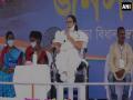 Don't trust BJP, they show false dreams: Mamata Banerjee - Hindi News | Don't trust BJP, they show false dreams: Mamata Banerjee | Latest politics News at Lokmattimes.com