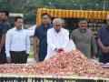 Nitish Kumar pays tribute to Atal Bihari Vajpayee - Hindi News | Nitish Kumar pays tribute to Atal Bihari Vajpayee | Latest politics News at Lokmattimes.com