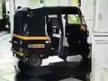 Drunk driver zooms autorickshaw into WR's Mira Road station, detained - Hindi News | Drunk driver zooms autorickshaw into WR's Mira Road station, detained | Latest national News at Lokmattimes.com