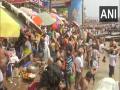 Devotees perform 'pind dan' on the last day of Pitru Paksha in Varanasi - Hindi News | Devotees perform 'pind dan' on the last day of Pitru Paksha in Varanasi | Latest national News at Lokmattimes.com