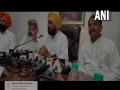Punjab CM asks 'head of family' Sidhu to talk, resolve issues - Hindi News | Punjab CM asks 'head of family' Sidhu to talk, resolve issues | Latest national News at Lokmattimes.com