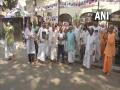 ISKCON devotees protest in several parts of India against violence on Hindus in Bangladesh - Hindi News | ISKCON devotees protest in several parts of India against violence on Hindus in Bangladesh | Latest national News at Lokmattimes.com