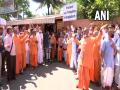 ISKCON devotees protest in Pune against attack on minorities in Bangladesh - Hindi News | ISKCON devotees protest in Pune against attack on minorities in Bangladesh | Latest national News at Lokmattimes.com