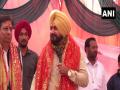 Infighting in Punjab Congress continues, Sidhu slams Channi for promising 'lollipops' - Hindi News | Infighting in Punjab Congress continues, Sidhu slams Channi for promising 'lollipops' | Latest national News at Lokmattimes.com