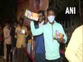 Rajinikanth's fans line up outside Mumbai theatre for 'Annaatthe' release - Hindi News | Rajinikanth's fans line up outside Mumbai theatre for 'Annaatthe' release | Latest national News at Lokmattimes.com