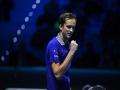 ATP Finals: Medvedev ousts Hurkacz, Zverev wins after Berrettini's retirement - Hindi News | ATP Finals: Medvedev ousts Hurkacz, Zverev wins after Berrettini's retirement | Latest tennis News at Lokmattimes.com