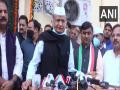 Rajasthan CM Ashok Gehlot asks Centre to further cut excise duty on petrol, diesel - Hindi News | Rajasthan CM Ashok Gehlot asks Centre to further cut excise duty on petrol, diesel | Latest national News at Lokmattimes.com