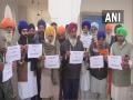 Farmers gather in Amritsar to pay tribute to those who lost their lives during protest against farm laws - Hindi News | Farmers gather in Amritsar to pay tribute to those who lost their lives during protest against farm laws | Latest national News at Lokmattimes.com