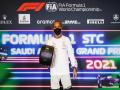 Saudi Arabia GP: Hamilton takes pole after Verstappen crashes in qualifying - Hindi News | Saudi Arabia GP: Hamilton takes pole after Verstappen crashes in qualifying | Latest other-sports News at Lokmattimes.com