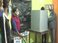 Voting begins in 144 wards of Kolkata Municipal Corporation - Hindi News | Voting begins in 144 wards of Kolkata Municipal Corporation | Latest politics News at Lokmattimes.com