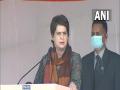 Centre wants to sell everything that Cong built in last 70 years, alleges Priyanka Gandhi Vadra - Hindi News | Centre wants to sell everything that Cong built in last 70 years, alleges Priyanka Gandhi Vadra | Latest politics News at Lokmattimes.com