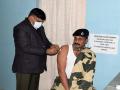 BSF jawans, frontline workers administered 'precaution dose' of COVID-19 vaccine in Jammu - Hindi News | BSF jawans, frontline workers administered 'precaution dose' of COVID-19 vaccine in Jammu | Latest national News at Lokmattimes.com