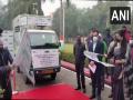 Aiming to collect, recycle electronic waste, Noida Authority CEO flags off special vehicle - Hindi News | Aiming to collect, recycle electronic waste, Noida Authority CEO flags off special vehicle | Latest national News at Lokmattimes.com