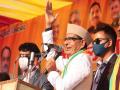 Congress has become 'party of crabs', leaders fight among themselves: Shivraj Singh Chouhan - Hindi News | Congress has become 'party of crabs', leaders fight among themselves: Shivraj Singh Chouhan | Latest politics News at Lokmattimes.com
