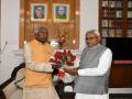 Bihar CM meets Governor Phagu Chauhan at Raj Bhavan in Patna - Hindi News | Bihar CM meets Governor Phagu Chauhan at Raj Bhavan in Patna | Latest national News at Lokmattimes.com